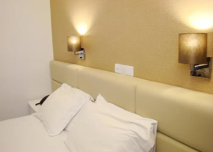 斯库洛酒店 2* 波尔图