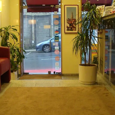 斯库洛酒店 2* 波尔图